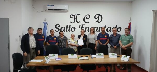 Visita de la Asociacion Bombreros Voluntarios de Salto Encantado