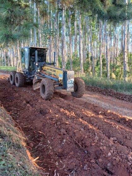 Operativo Vial en Cerro Moreno, se ejecutan trabajos de limpieza de cunetas, entoscado y compactación